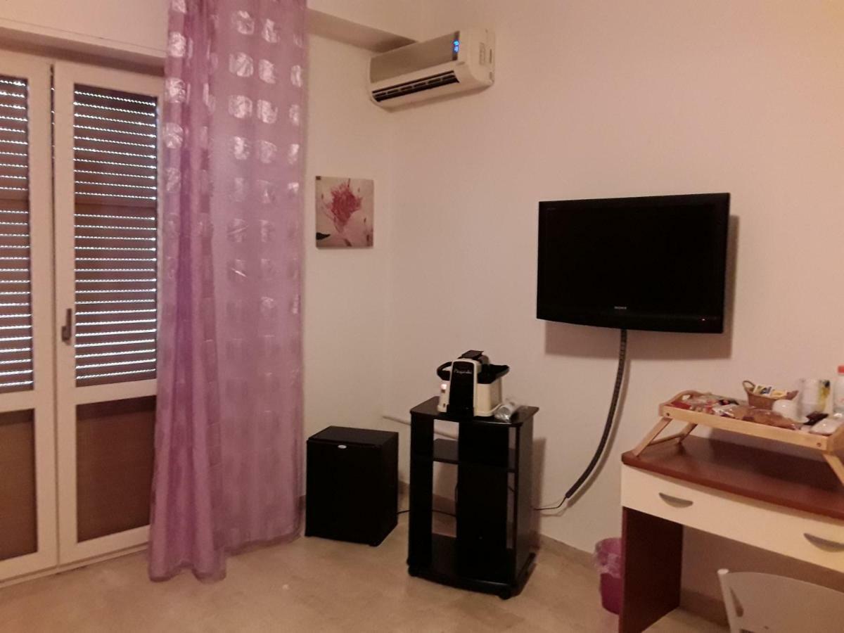 L'Attico Affittacamere B&B Couette-café
